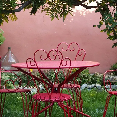 D'hotes L'atelier فندق مبيت وإفطار *